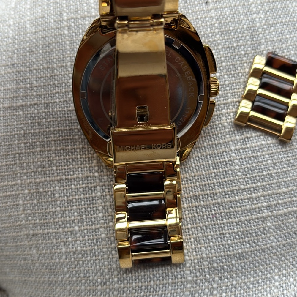 Michael Kors Gold and Brown Watch - Picture 2 of 5